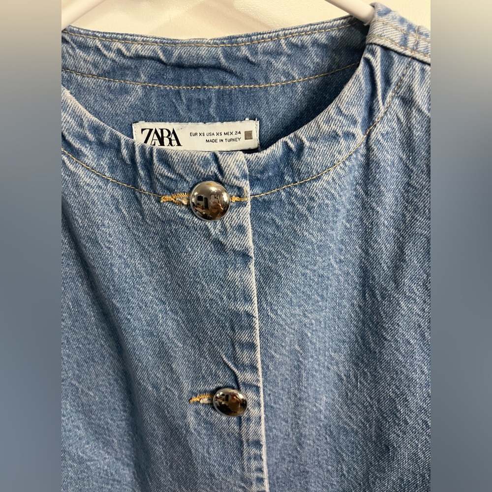 Zara collarless Cropped denim Jean Boxy Fit jacket w/ silver buttons XS - Picture 4 of 9